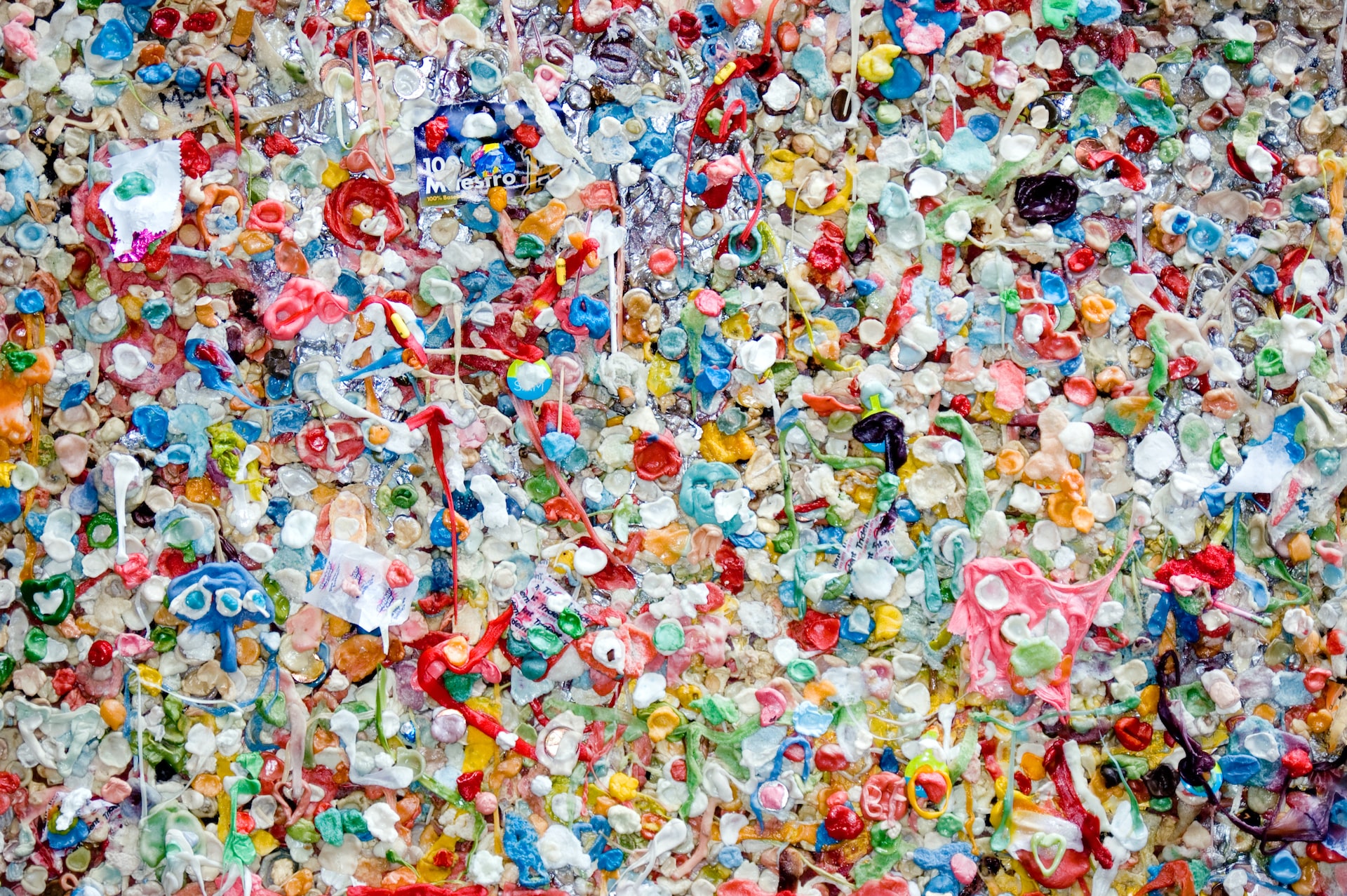We need less plastic waste in our world!