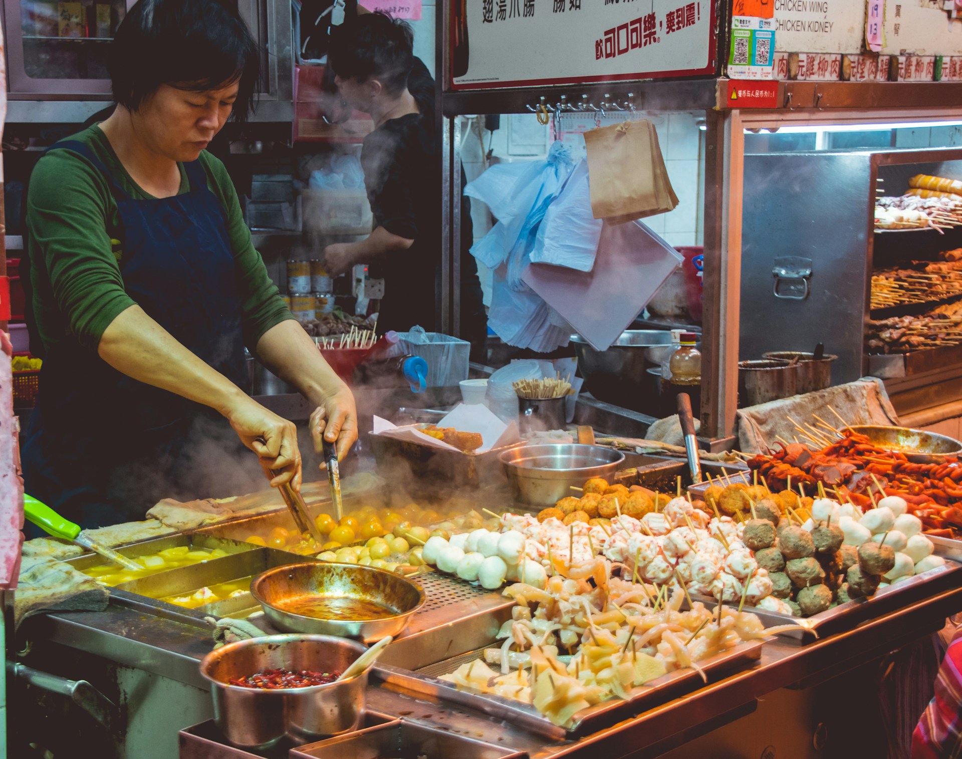 Exploring Street Food Safely: A Guide to Digestive Health While Traveling